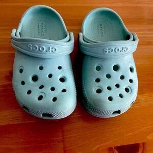 Toddler crocs
